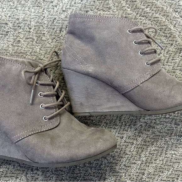 Arizona Jean Co Boots Womens 8.5 M Lilly Memory Foam Ankle Booties Wedge Beige - Picture 2 of 5